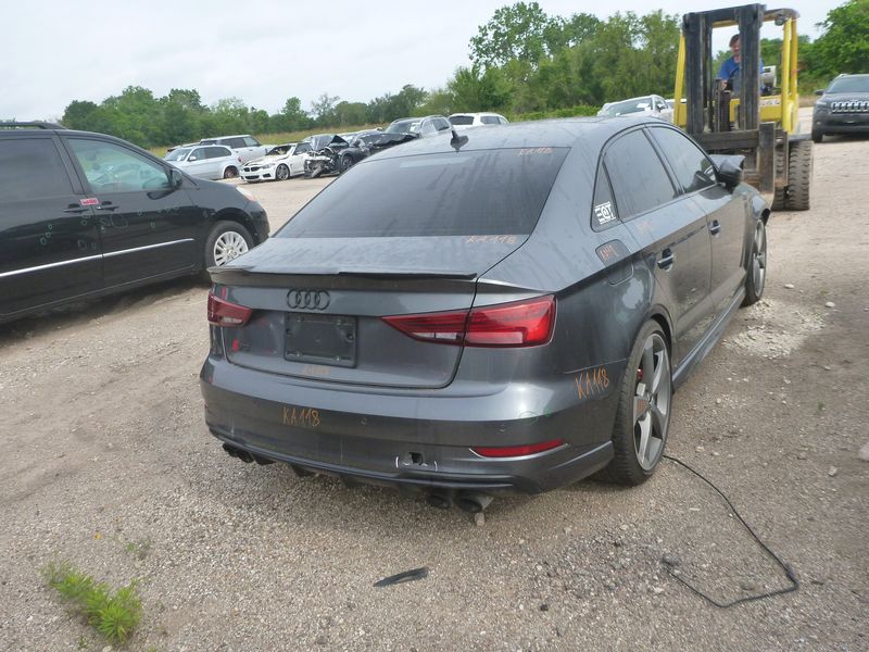 Б/у запчасти Audi S3 8V с авторазборки Джанк